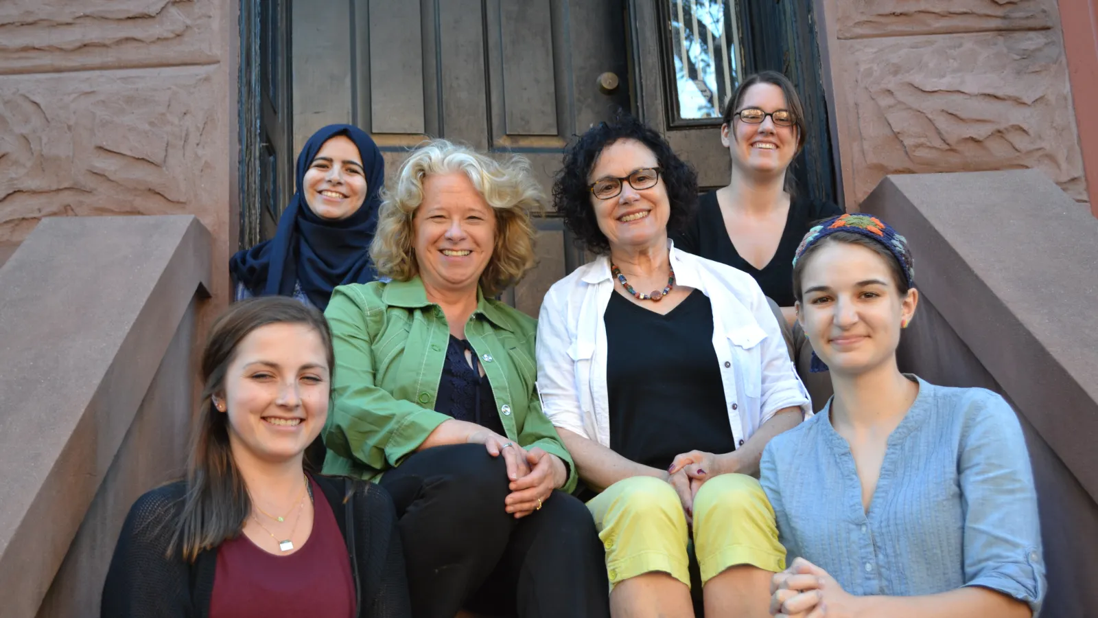 An image of program leaders Dr. Amy Shuman and Dr. Wendy Hesford with student participants.